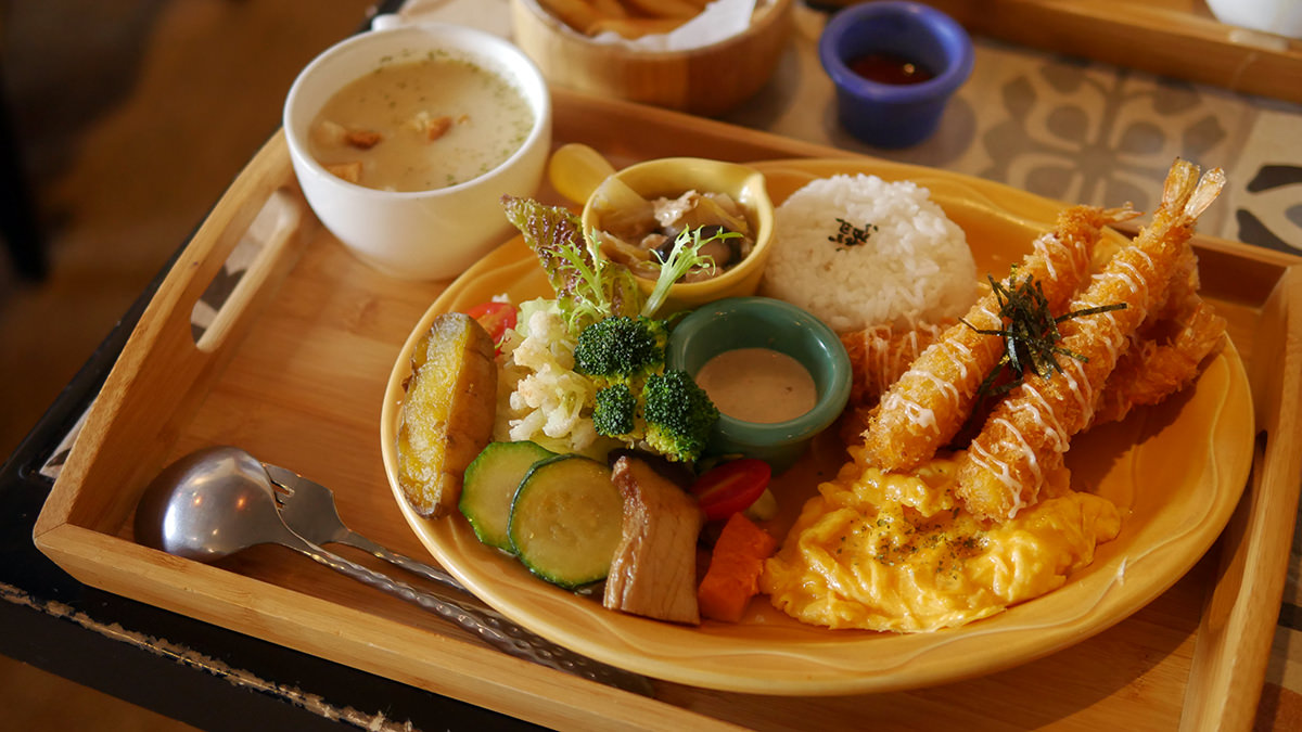 圖 高雄 三民-多初點早午餐 焦糖鮭魚拼盤