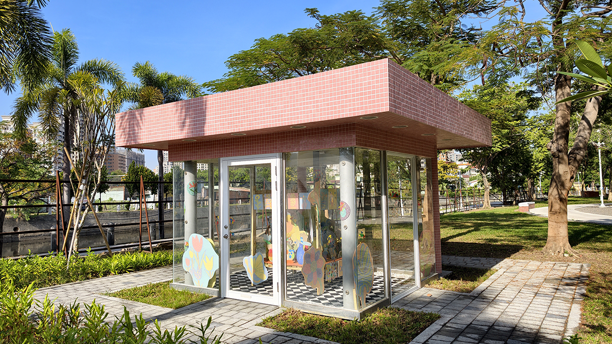 [高雄 三民] 盤花公園  走進客家文化的城市綠洲 光之塔旁全新休閒散步新景點