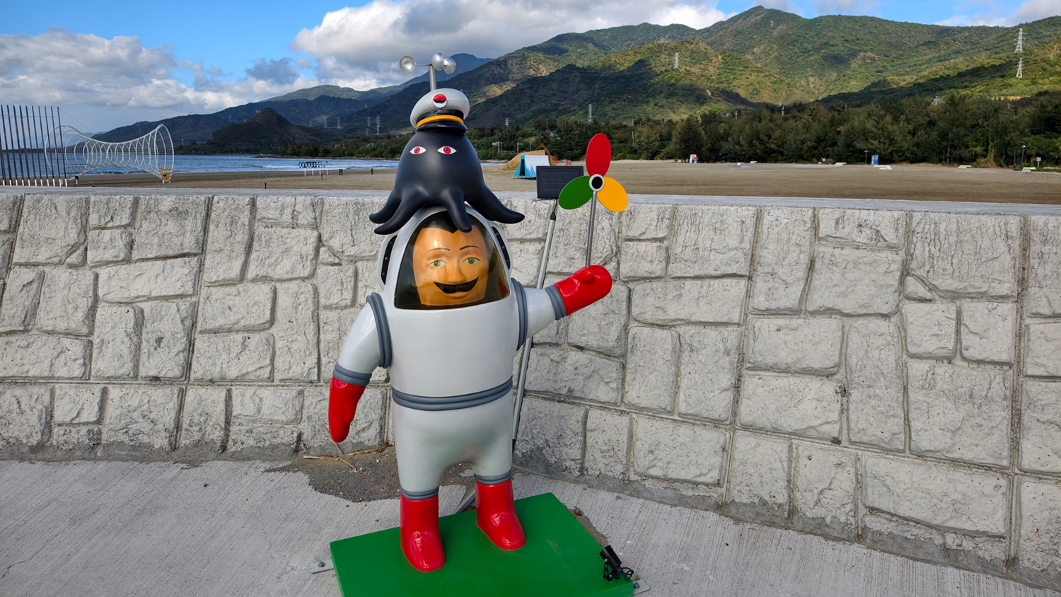 [屏東 車城] 2025落山風藝術季 看！海口 村落/沙灘/港灣展區一次看 & 看海美術館 劉棟的當令風景個展