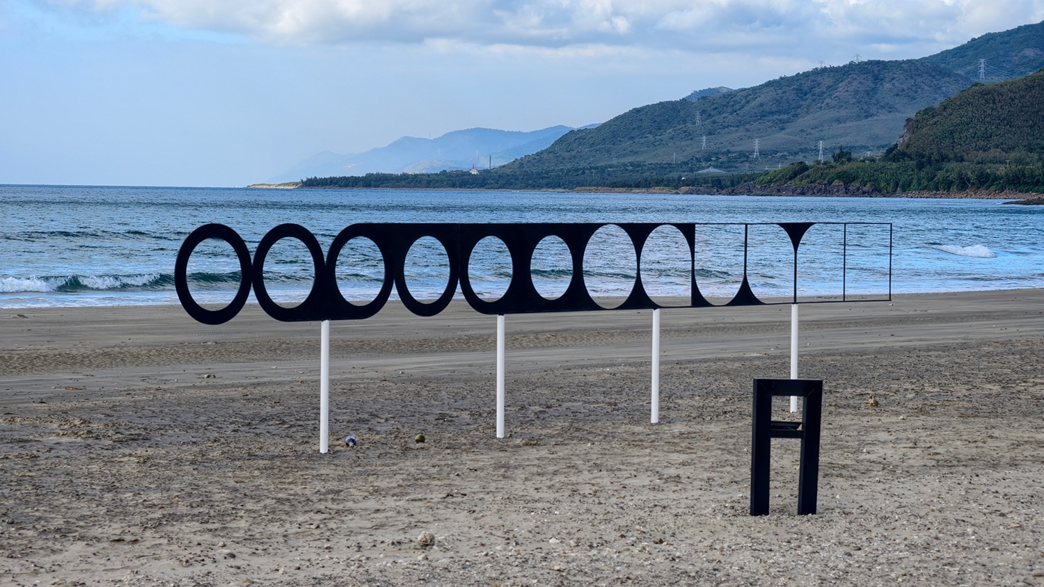 [屏東 車城] 2025落山風藝術季 看！海口 村落/沙灘/港灣展區一次看 & 看海美術館 劉棟的當令風景個展