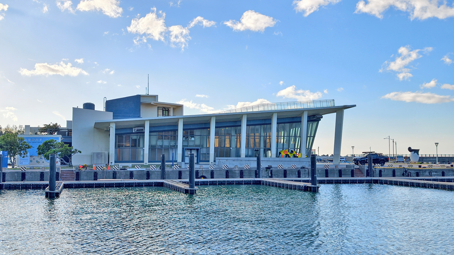 [屏東 車城] 2025落山風藝術季 看！海口 村落/沙灘/港灣展區一次看 & 看海美術館 劉棟的當令風景個展