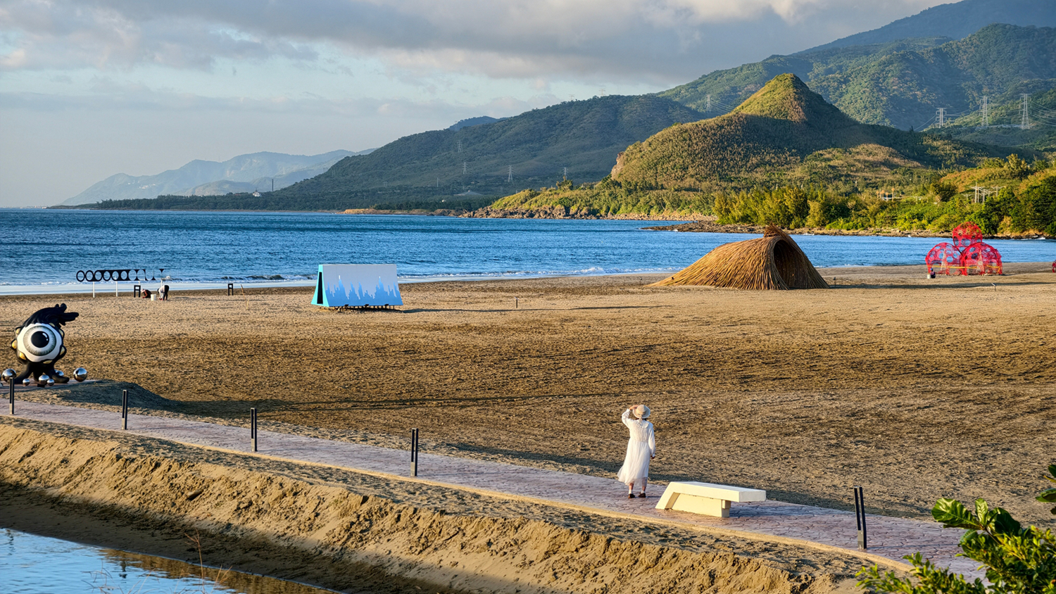 [屏東 車城] 2025落山風藝術季 看！海口 村落/沙灘/港灣展區一次看 & 看海美術館 劉棟的當令風景個展