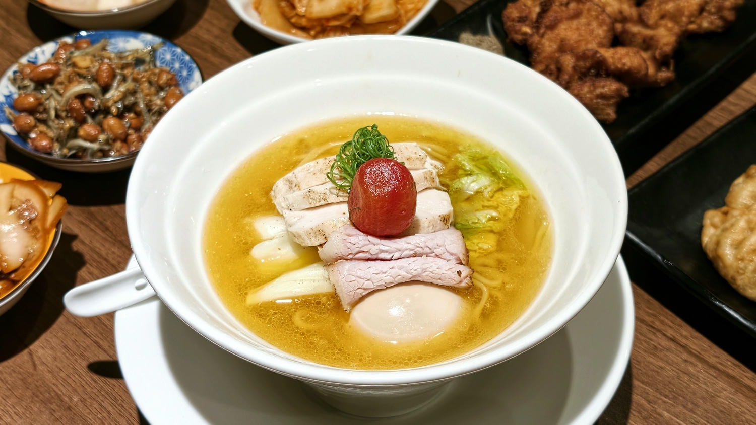 [高雄 左營] 瀧澤軒食堂 左營安吉店｜限定拉麵新登場！濃郁×清爽一次滿足，包廂空間親子聚餐首選