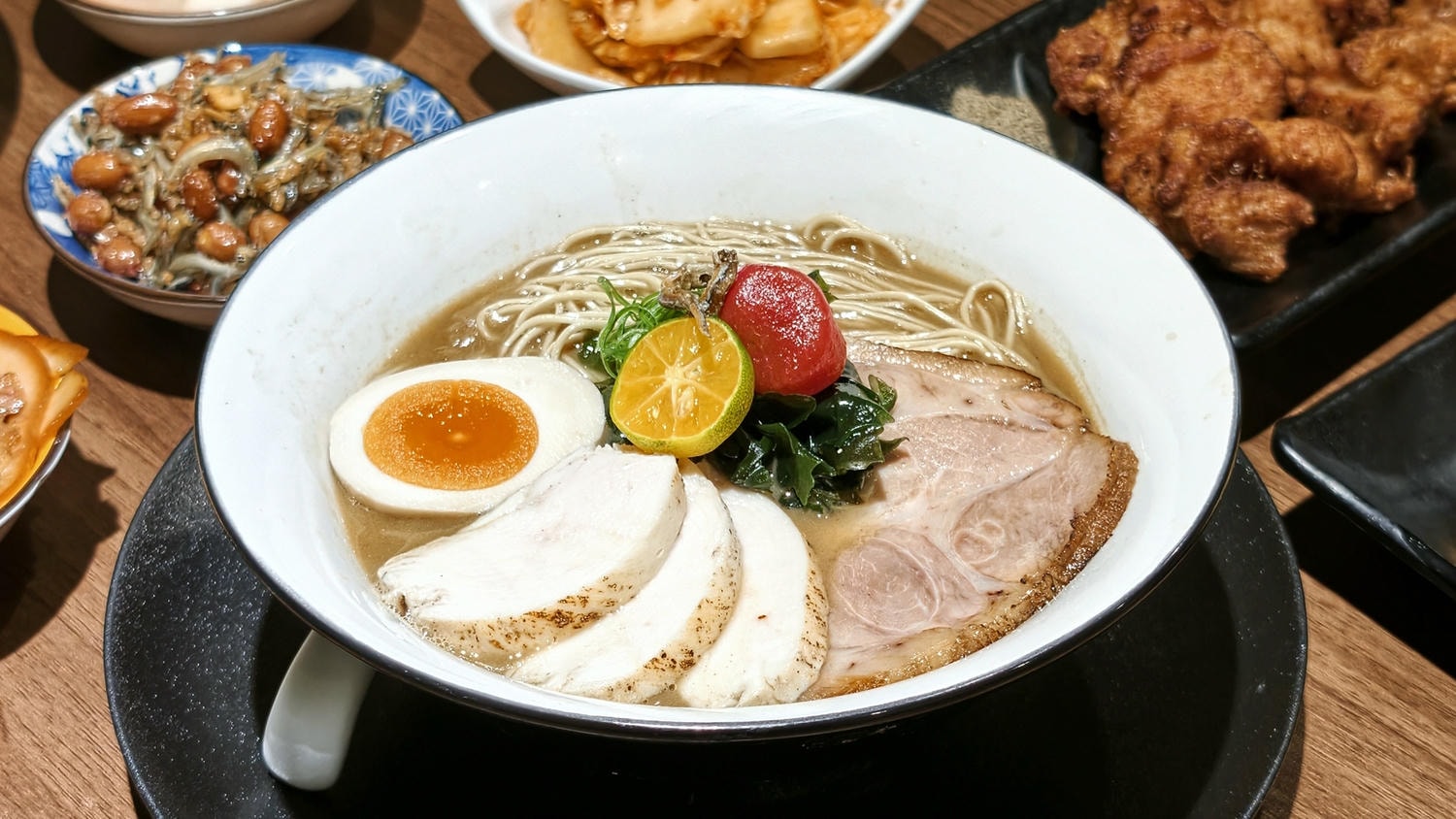 [高雄 左營] 瀧澤軒食堂 左營安吉店｜限定拉麵新登場！濃郁×清爽一次滿足，包廂空間親子聚餐首選