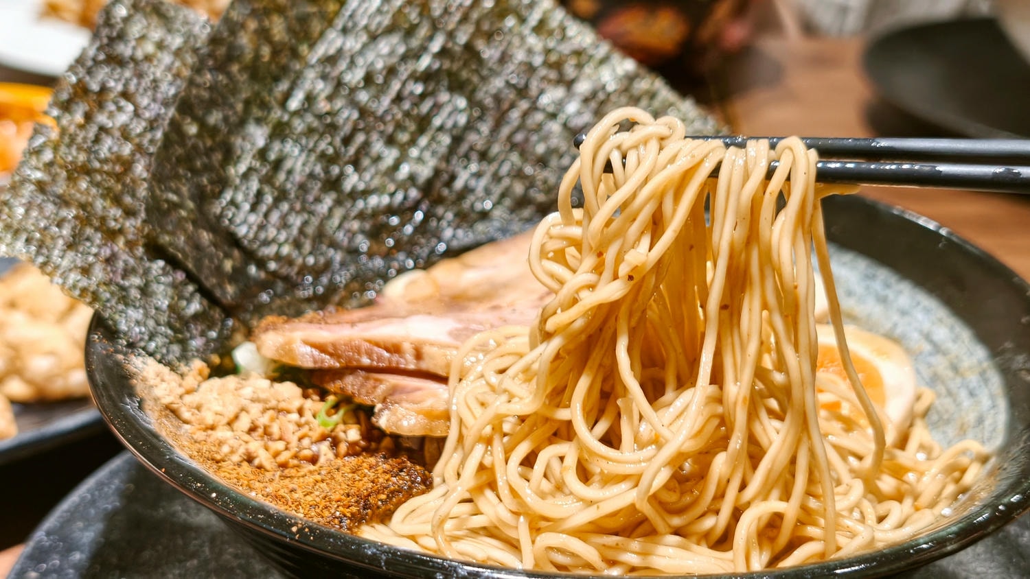 [高雄 左營] 瀧澤軒食堂 左營安吉店｜限定拉麵新登場！濃郁×清爽一次滿足，包廂空間親子聚餐首選