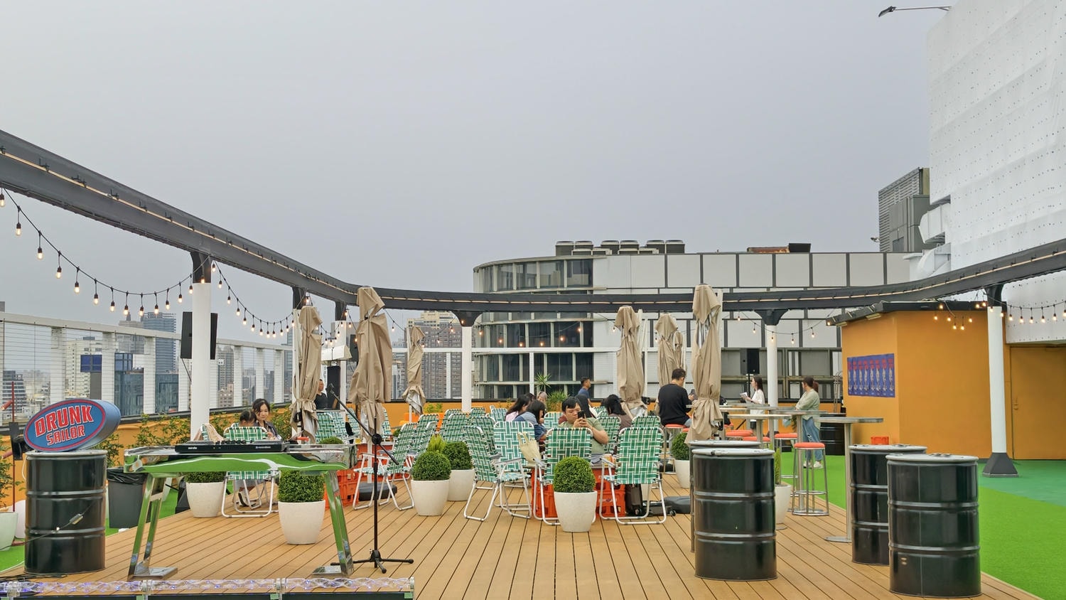 [高雄 前金] 大立空中樂園RIZZ 童年回憶華麗回歸 4大遊樂設施 × 2大餐飲品牌 × 屋頂夜生活全新登場