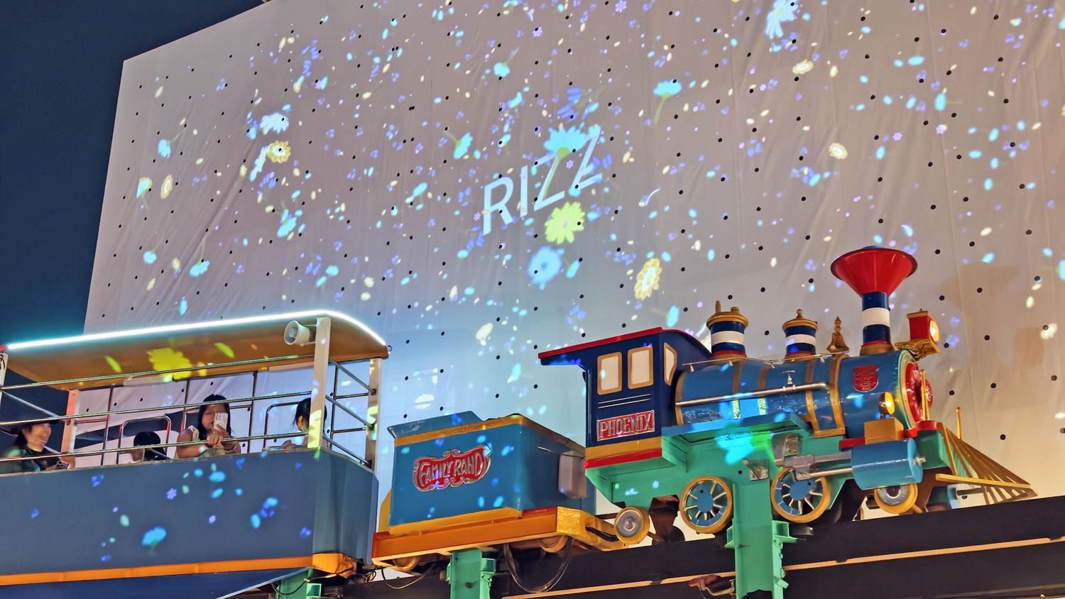 [高雄 前金] 大立空中樂園RIZZ 童年回憶華麗回歸 4大遊樂設施 × 2大餐飲品牌 × 屋頂夜生活全新登場