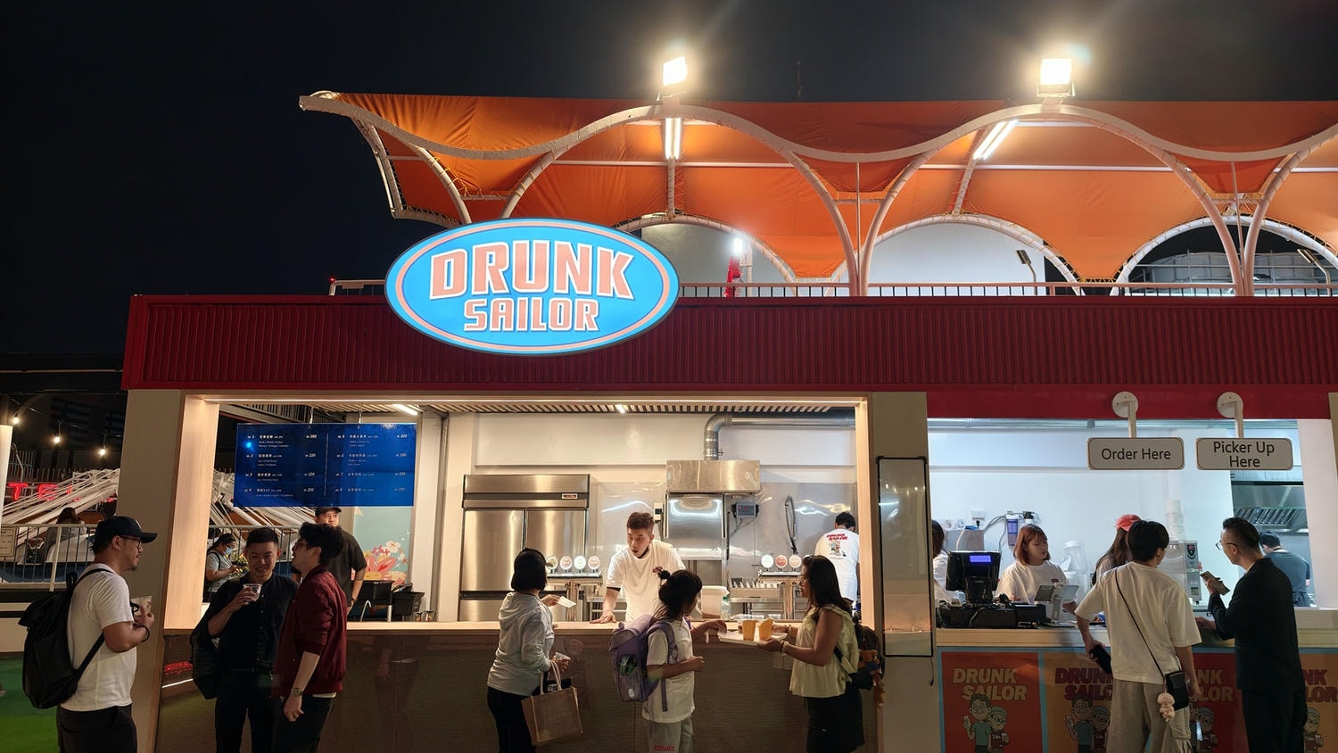 [高雄 前金] 大立空中樂園RIZZ 童年回憶華麗回歸 4大遊樂設施 × 2大餐飲品牌 × 屋頂夜生活全新登場
